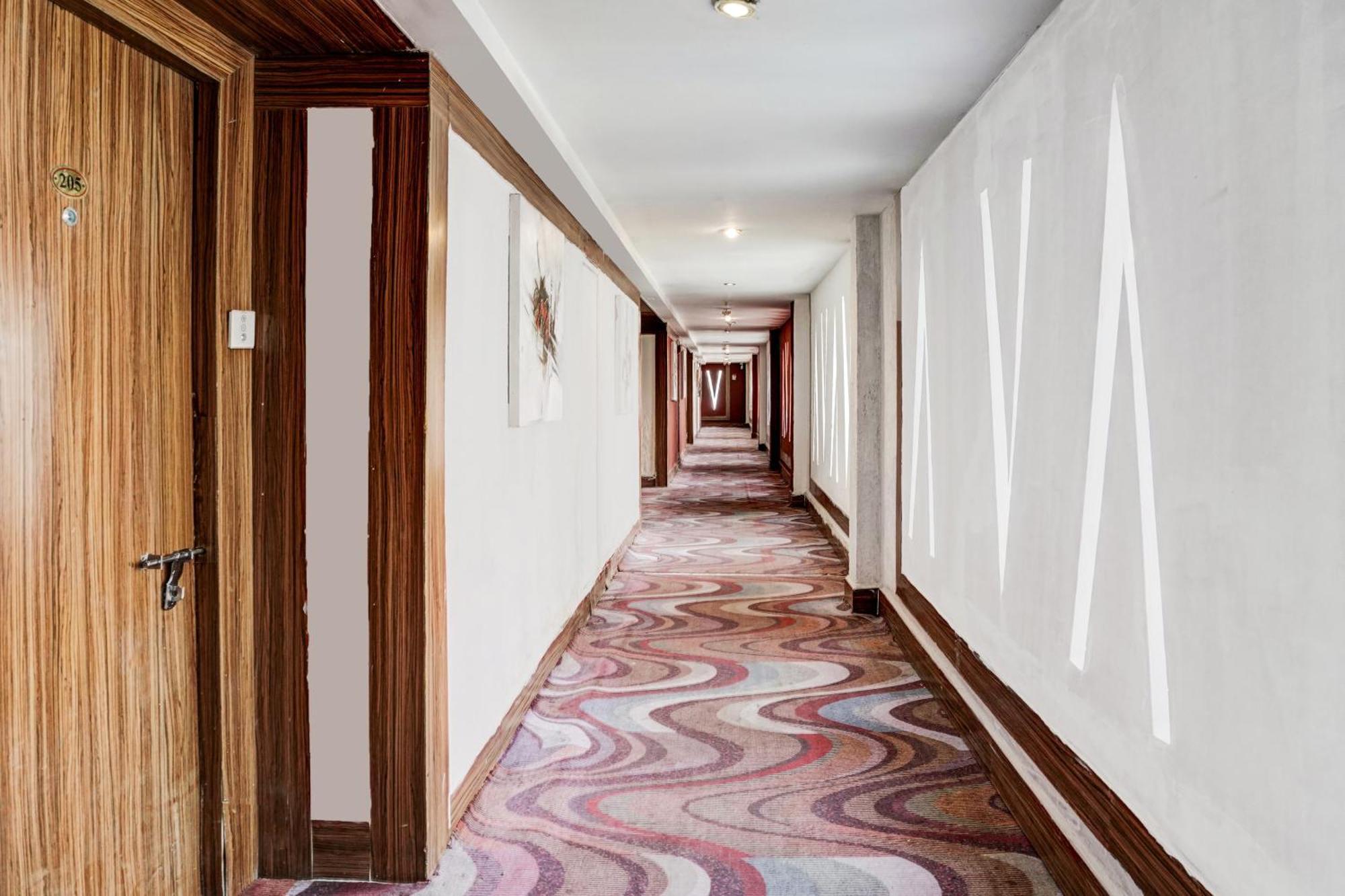 Townhouse 809 Royal Palms Hotel - Rose Collection Мумбаї Екстер'єр фото